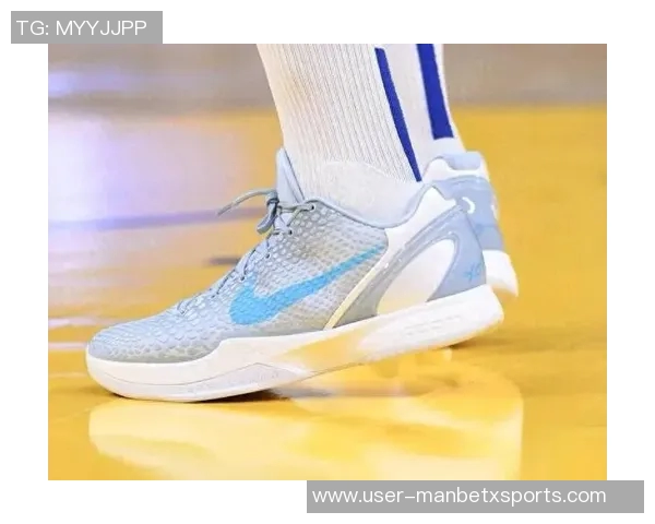 库里今日穿搭科比6战靴展现凯特琳克拉克专属配色魅力